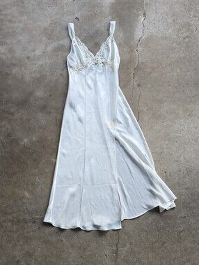 Vintage 90s Victoria’s Secret Ivory Applique Satin Maxi Nightgown Dress Size M